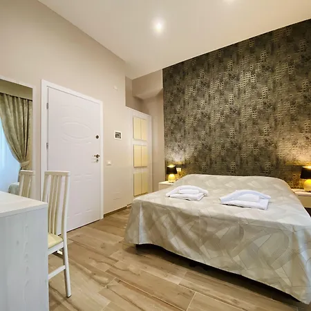 Hotelier 51 3* ローマ