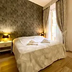 Hotelier 51